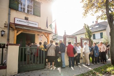 Riasztóberendezéshez juthatnak ingyen a nyugdíjasok