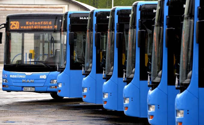 Májustól új alacsony padlós buszok közlekednek Újbudán